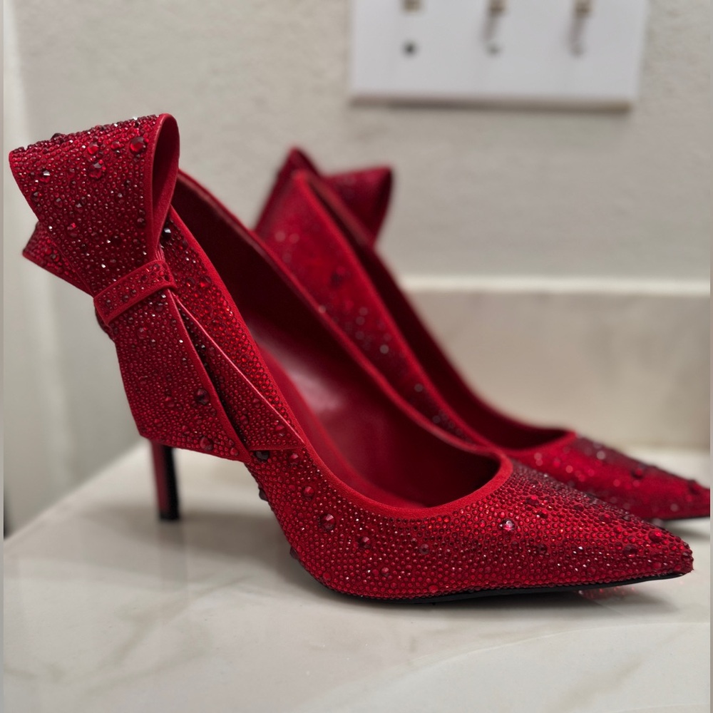 Elegant Red Women's Heels with Bow Detail
